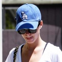 Katy Perry se couvre le popotin d'un simple... billet de 100 dollars !