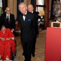 Liz Taylor : De chaudes larmes en découvrant le buste en hommage à son amour éternel, Richard Burton...