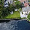 Vue aérienne de la Villa d'Oleandra, propriété de George Clooney à Laglio sur le Lac de Côme, Italie, le 2 avril 2017.