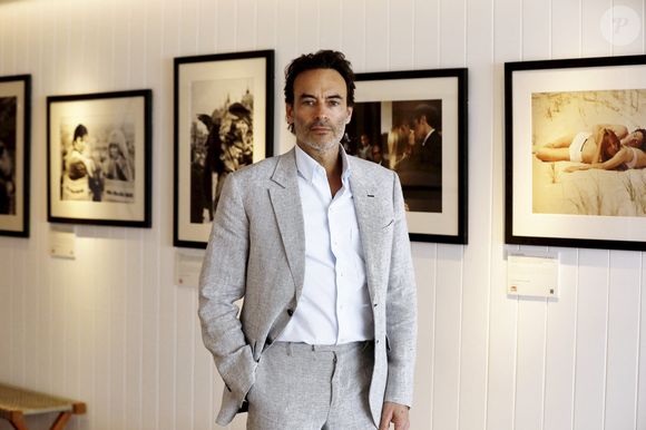 Anthony Delon lui a rendu hommage en postant une vidéo d'elle et d'Alain Delon sur Instagram 
Exclusif - Anthony Delon lors d'une exposition photographique organisée par Paris-Match sur son père Alain Delon à l'hôtel du Cap-Eden-Roc à Antibes, France, le 17 mai 2023 en marge du 76ème Festival International du Film de Cannes. © Dylan Meiffret/Nice Matin/Bestimage