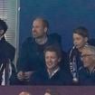 Grand frisson pour le Prince William et son fils George face au PSG, entourés d'un membre très proche et de sa femme enceinte