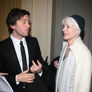 Thomas Dutronc est de plus bien trop concentré à faire vivre l'héritage musical de sa mère.

Thomas Dutronc et sa mère Françoise Hardy assistent à une conférence de presse sur la loi 'Création et internet' au Théâtre de l'Odéon à Paris, France, le 30 mars 2009. Photo par Denis Guignebourg/ABACAPRESS.COM