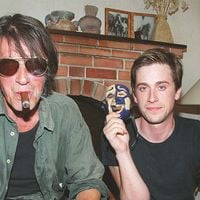 "Il n'a jamais eu d'appartement" : Jacques Dutronc habite chez son fils dans un village de caractère