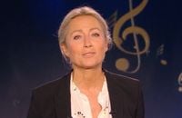 Cette semaine, la journaliste Anne-Sophie Lapix - qui quittera prochainement la présentation du 20heures de France 2 - certainement surpris ses téléspectateurs en chantant en direct : preuve à l'appui.